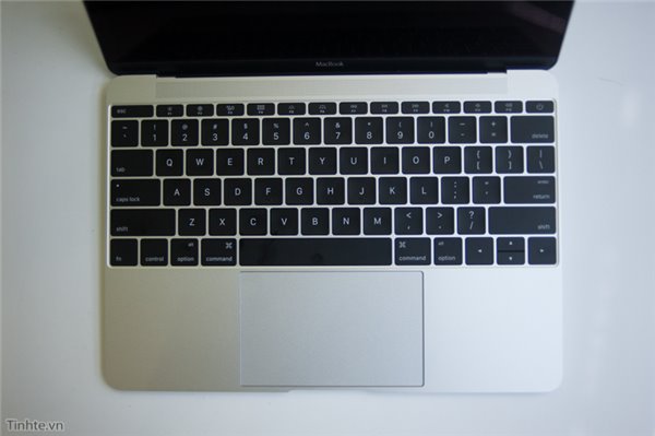 上市前偷跑了！蘋果12寸全新MacBook開箱