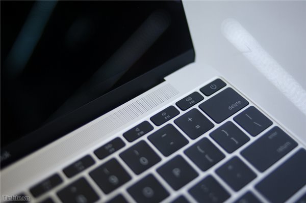 上市前偷跑了！蘋果12寸全新MacBook開箱