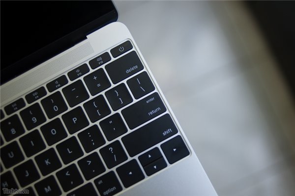 上市前偷跑了！蘋果12寸全新MacBook開箱
