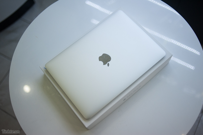 上市前偷跑了！蘋果12寸全新MacBook開箱