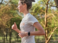 Apple Watch預(yù)定超230萬(wàn)，85%是運(yùn)動(dòng)版