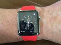 沒(méi)見(jiàn)過(guò)吧？蘋果或推紅色運(yùn)動(dòng)版Apple Watch