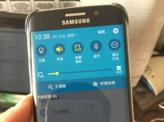 1429586849727457.jpg 深陷重力感應(yīng)門,首批三星Galaxy S6 edge問題多
