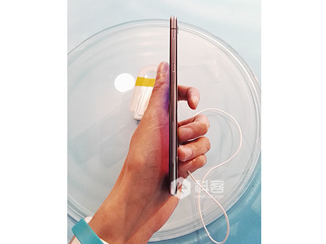 1431523308107721.jpg 雙2.5D弧面玻璃,vivo X5Pro上手實(shí)拍
