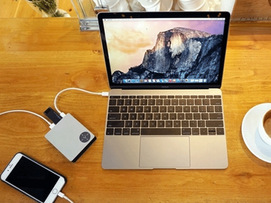 Macbook專用移動電源問世！手機移動電源靠邊站！