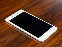 悶聲發大財，OPPO R7線下熱賣100萬臺