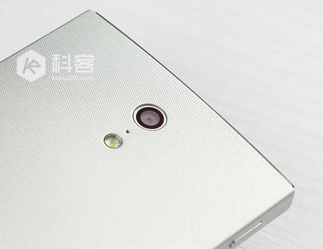 格力手機評測：這貨真值1600元？
