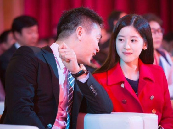 劉強東只拿1元年薪+零獎金 怎么養(yǎng)得活奶茶妹?