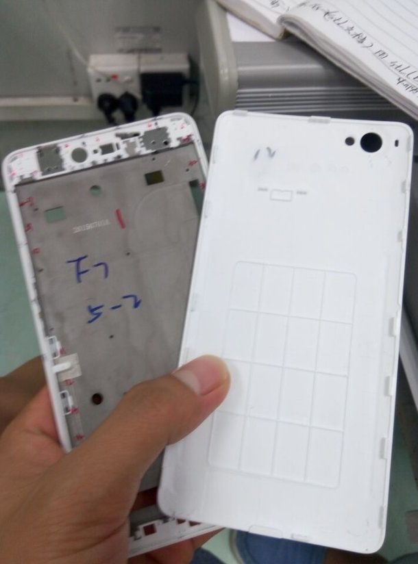 “小錘子”堅果U1真機曝光：純白塑料機身