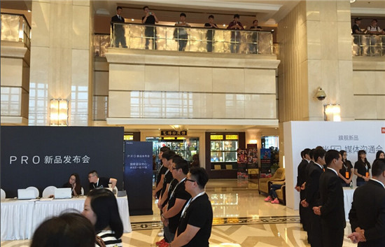 江湖對(duì)決！小米、魅族這場(chǎng)面鬧大了吧