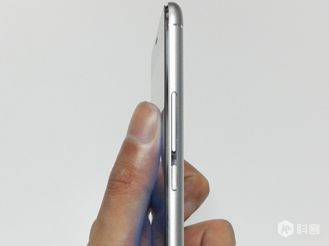 還以為iPhone又發布了,魅族PRO 5上手圖賞