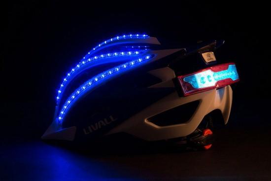 這款自行車頭盔竟然能接電話?