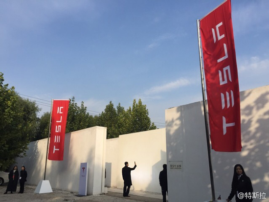 特斯拉自動駕駛系統(tǒng)正式在中國地區(qū)推送！