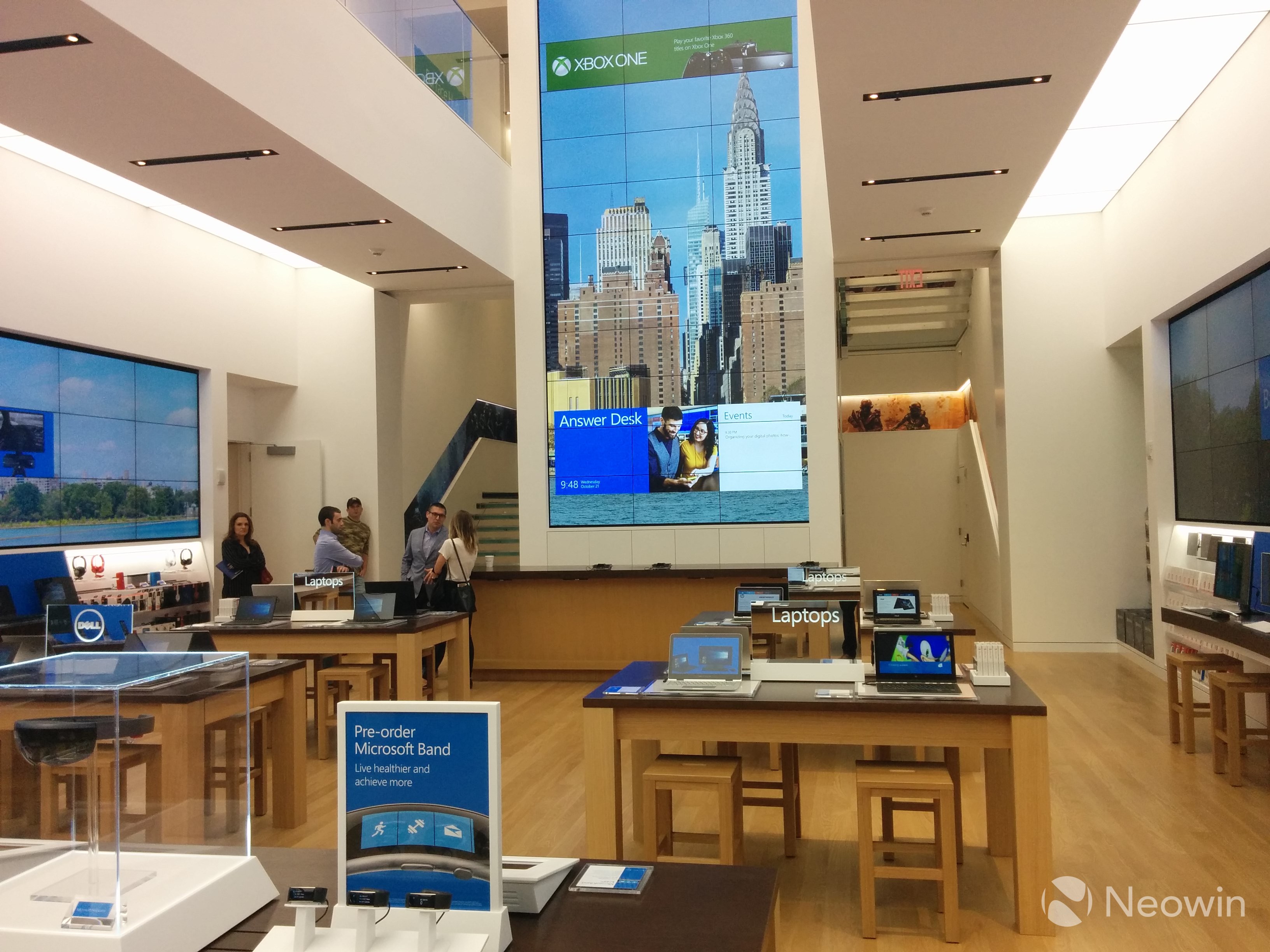 比蘋果Apple Store更氣派!全球最大微軟旗艦店開業(yè)