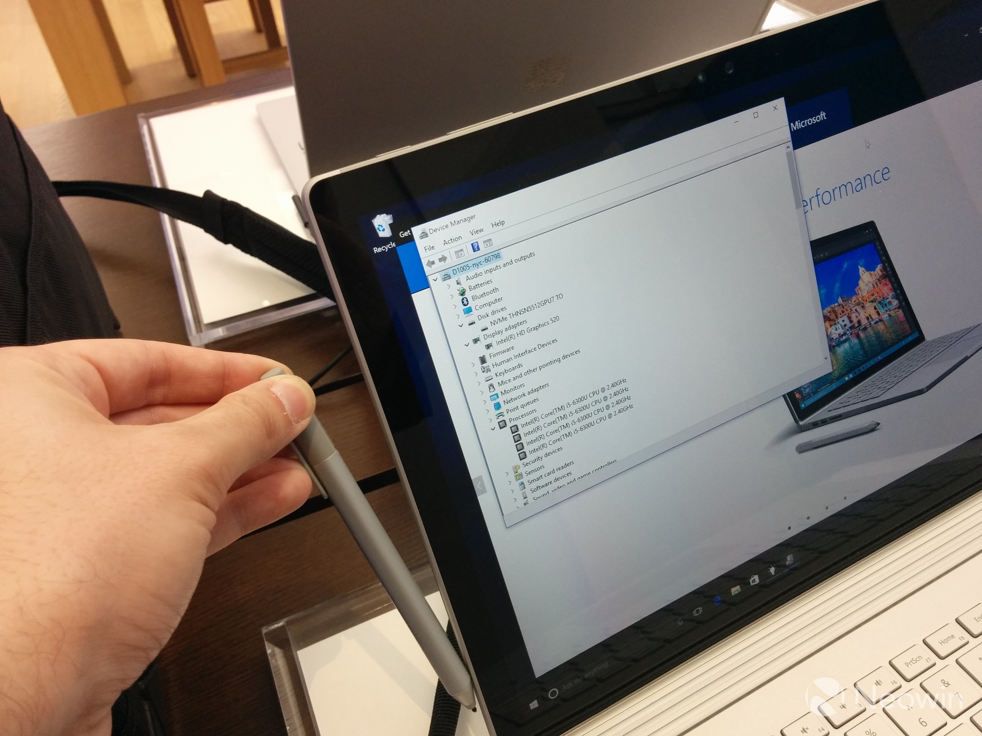 比蘋果Apple Store更氣派!全球最大微軟旗艦店開業(yè)