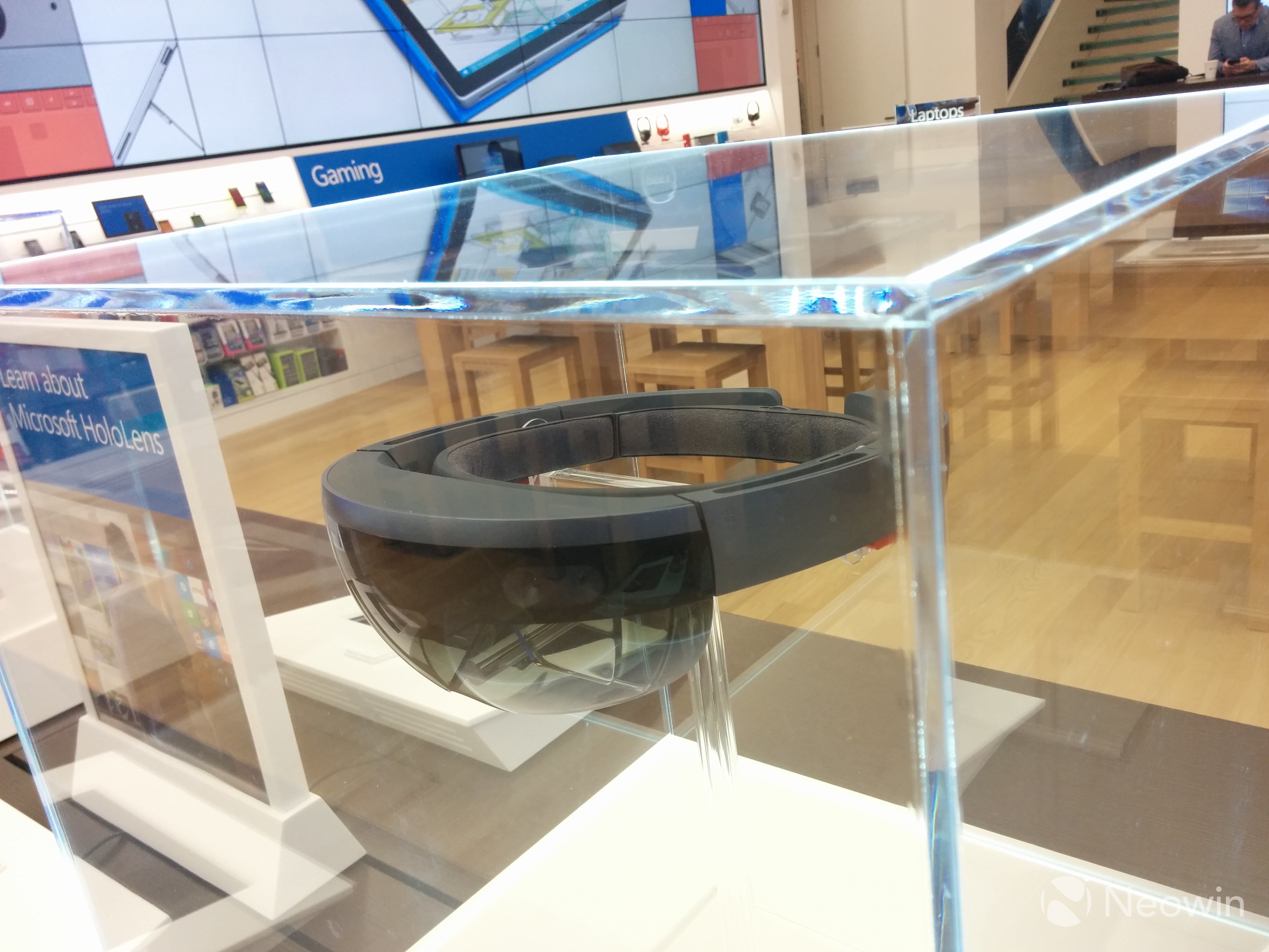 比蘋果Apple Store更氣派!全球最大微軟旗艦店開業(yè)