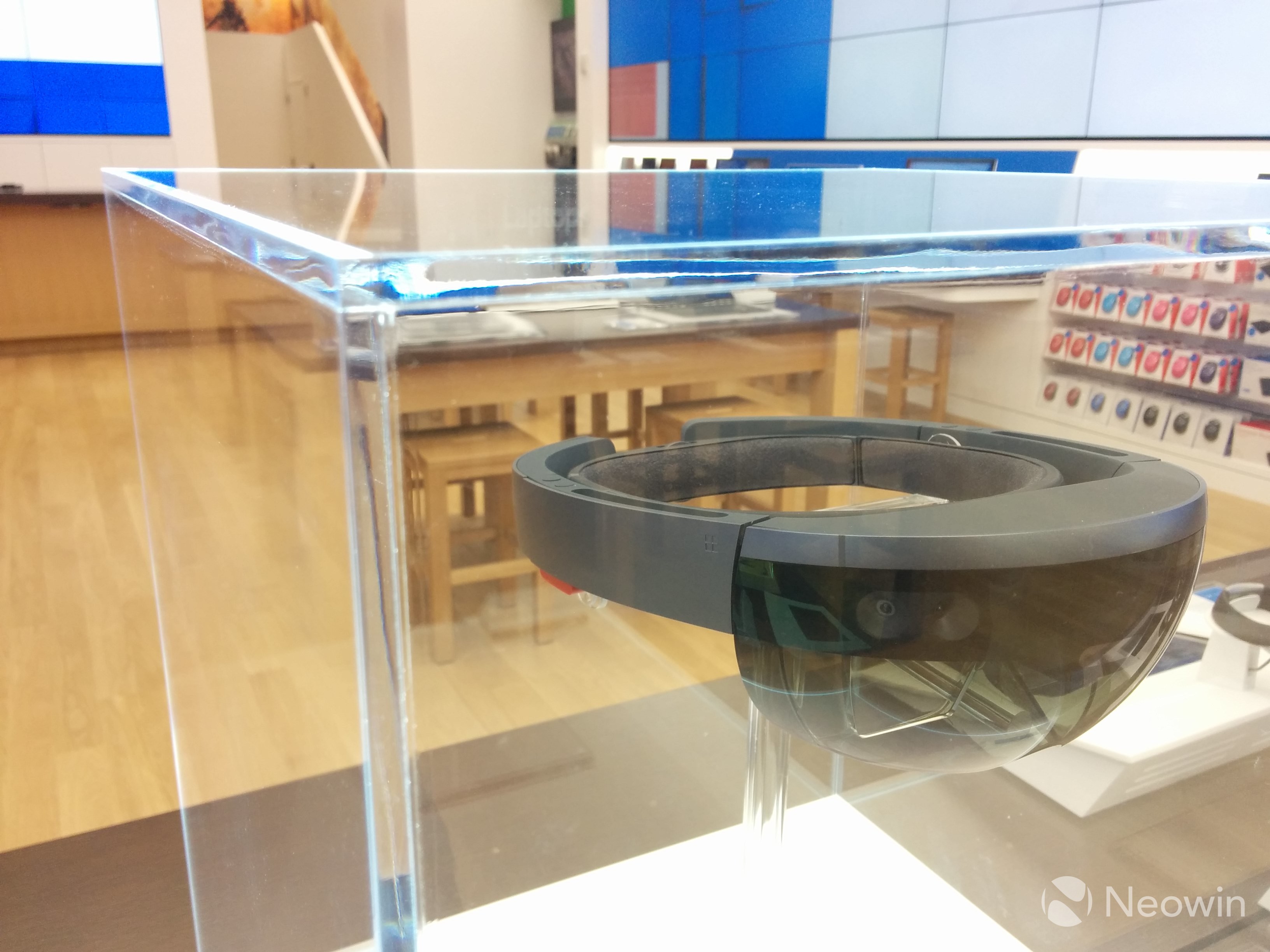 比蘋果Apple Store更氣派!全球最大微軟旗艦店開業(yè)