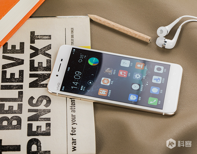vivo X6圖賞:一體成型鑄就不一樣的金屬質感