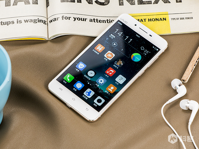 vivo X6圖賞:一體成型鑄就不一樣的金屬質感
