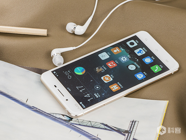 vivo X6圖賞:一體成型鑄就不一樣的金屬質感