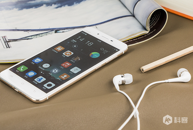 vivo X6圖賞:一體成型鑄就不一樣的金屬質感