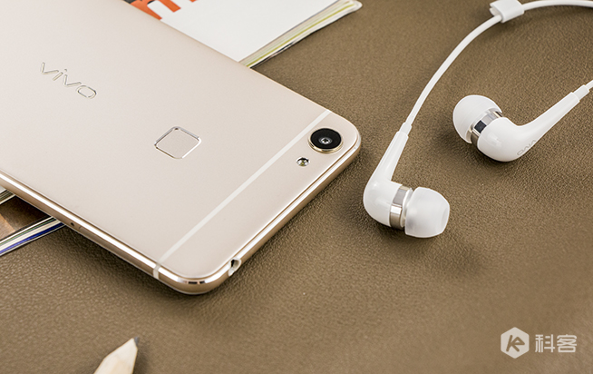 vivo X6圖賞:一體成型鑄就不一樣的金屬質感