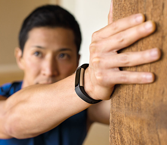 不怕吐槽了！Fitbit也走時尚路線推Alta智能手環