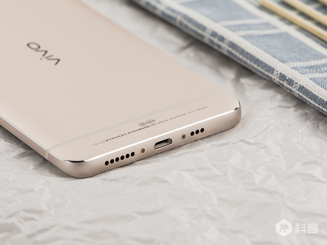 vivo Xplay5圖賞：雙曲面屏釋放的文藝氣質