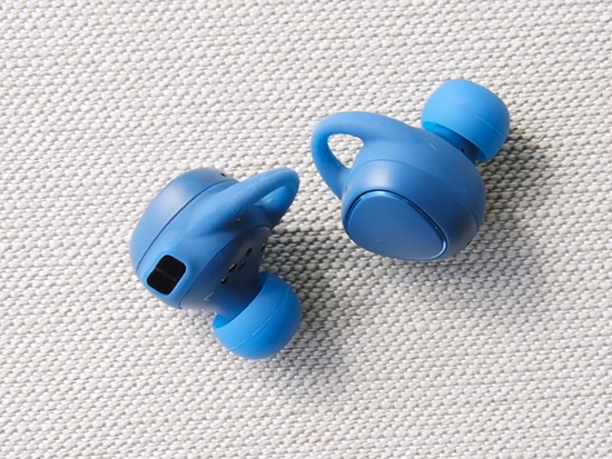三星Gear IconX無(wú)線耳機(jī)開(kāi)箱：外觀帥就夠了