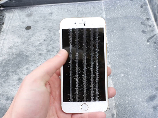 大寫的服!居然用切割機DIY最個性的iPhone 6s