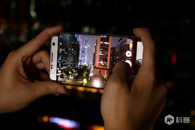 愛瘋不如愛曲面 Galaxy S7 edge體驗(yàn)評(píng)測