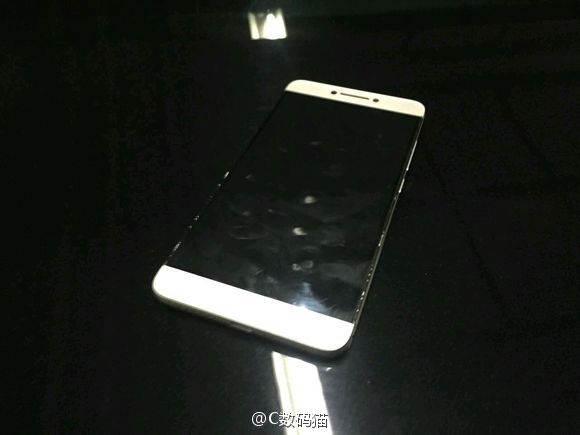 疑似樂視超級手機2真機曝光:將搭載“黑科技”