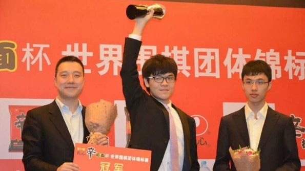 中國(guó)圍棋第一人：AlphaGo可以贏李世石，但贏不了我