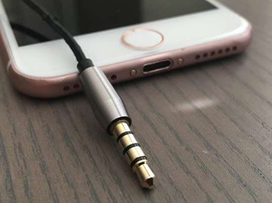 蘋果干掉3.5mm耳機接口:僅僅為了賣配件?