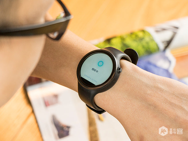 Moto 360 Sport體驗(yàn)：顏值功能都不錯(cuò)，但只是備胎之選