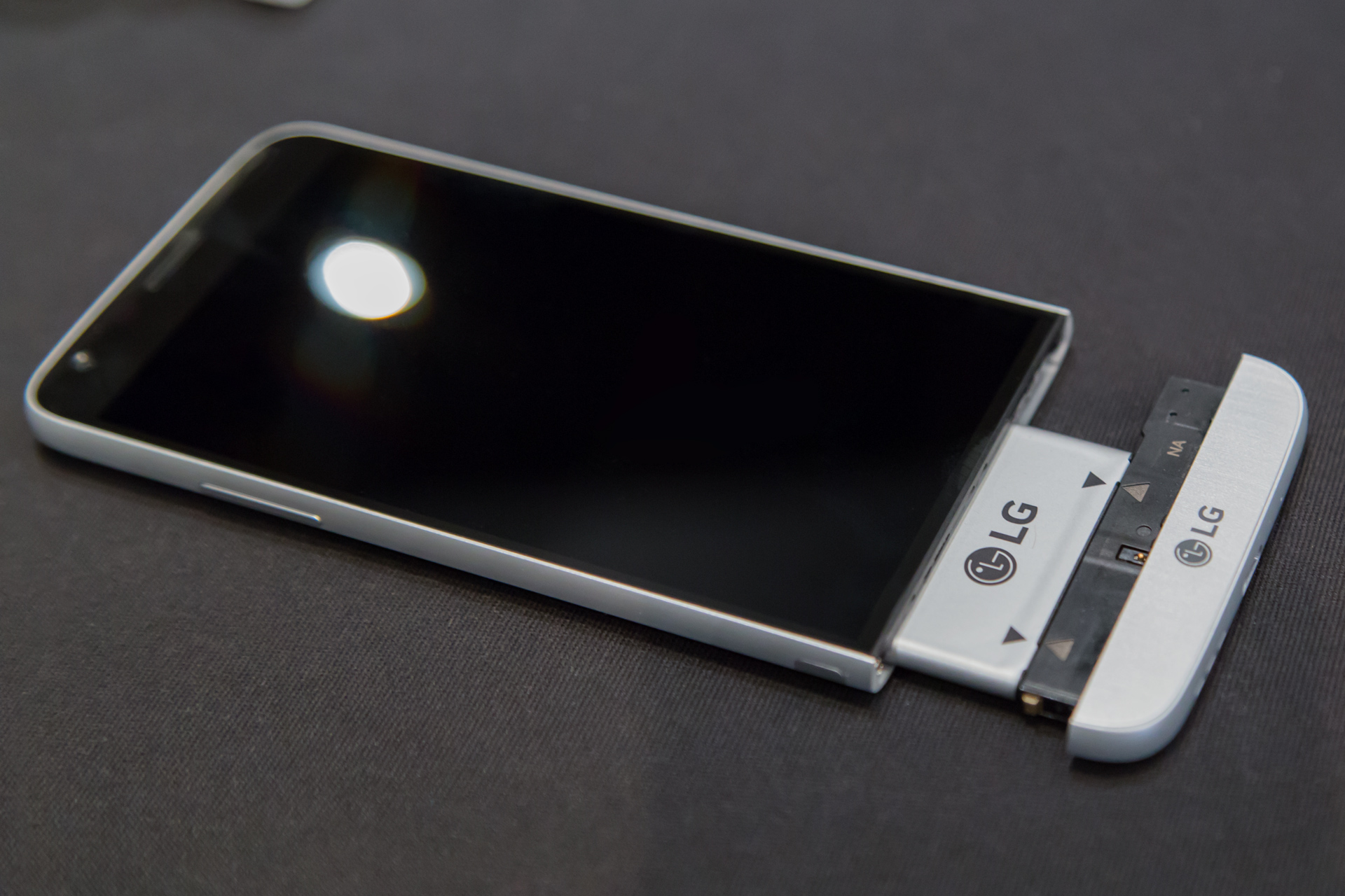 下巴掉多了出故障，LG G5被瘋狂投訴