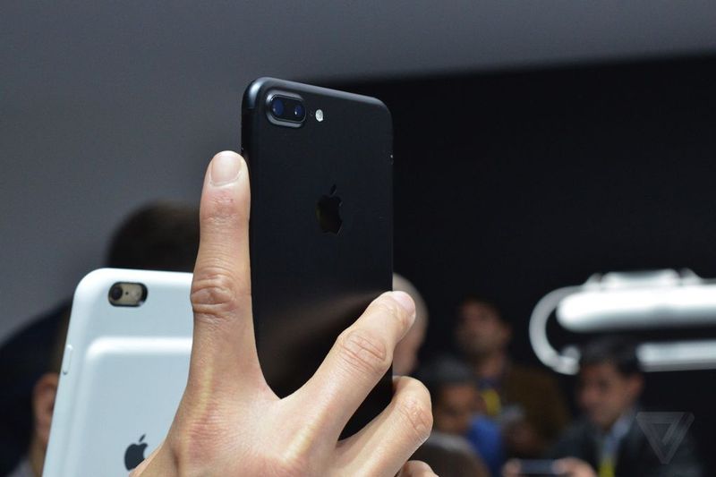 Talk客:預算捉急 買iPhone 7還是等新MacBook呢?