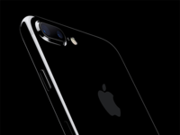 用久了會懷孕？網友iPhone 7 Plus電池把屏幕給撐爆了