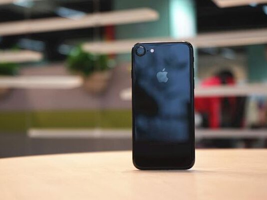 iPhone 7現在很好買了，除了亮黑色……
