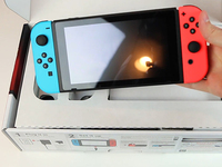 任天堂Switch暴力測(cè)試：不怕錘子砸更不怕摔地上