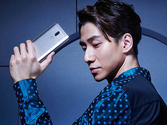 科客晚報(bào)：三星S8曝出屏幕泛紅 小米傍上微軟