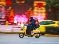 官方態(tài)度曖昧 順豐是要收購百度外賣？