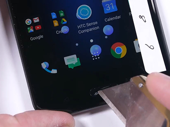 軟件強大硬件弱雞?HTC U11輕而易舉被掰彎