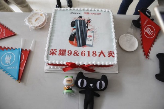 榮耀9天貓首發大賣!一舉拿下天貓618手機單品雙冠軍