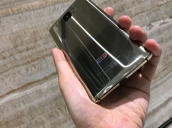 國產千元全面屏機大象S8外媒上手:搭載聯發科X20處理器