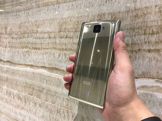 國產千元全面屏機大象S8外媒上手:搭載聯發科X20處理器