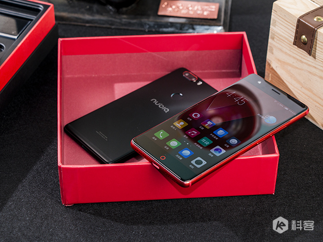 來(lái)一點(diǎn)熱情吧！努比亞nubia Z17烈焰紅圖賞