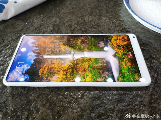 三星和蘋果都不敢做的它做到了！小米MIX 2白色陶瓷版曝光
