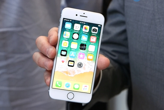 科客晚報:華為首款全面屏手機麥芒6登場,iPhone8線下首發超冷清