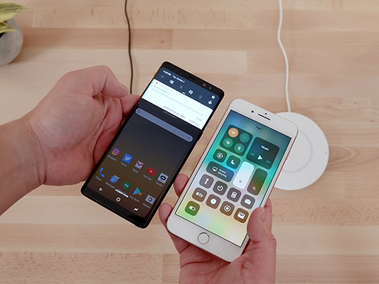 iPhone 8 Plus對比三星Note8無線充電:蘋果太慢簡直要放棄